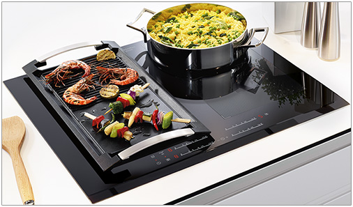 Table � induction Electrolux avec zone de cuisson Connect Function