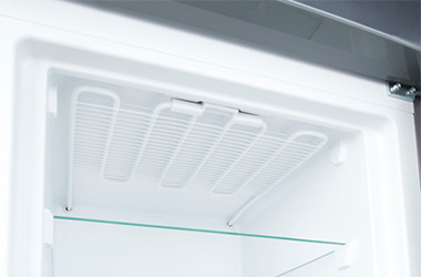 Visuel repr�sentant le dispositif LessFrost dans le compartiment cong�lation d'un r�frig�rateur / cong�lateur Panasonic