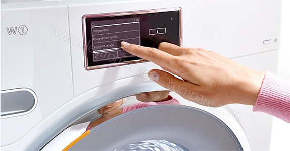 Photo de l'�cran Touchtronic pr�sent sur certains lave-linges et s�che-linges de la marque Miele