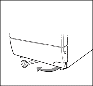 Illustration de la mise sur roulettes d'un pour le déplacer vers un environnement d'utilisation adapté Mise sur roulettes d'un lave-linge lors de son installation